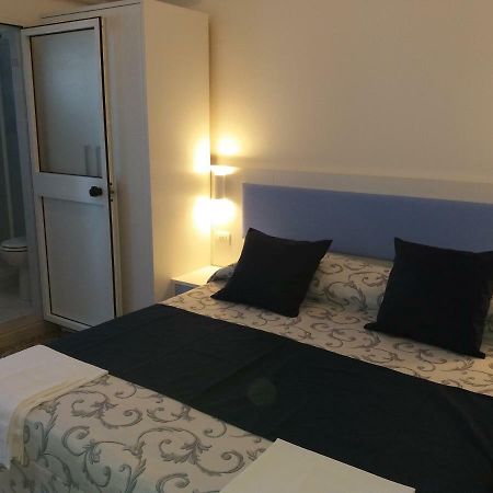 Hotel Niagara Marotta Bagian luar foto