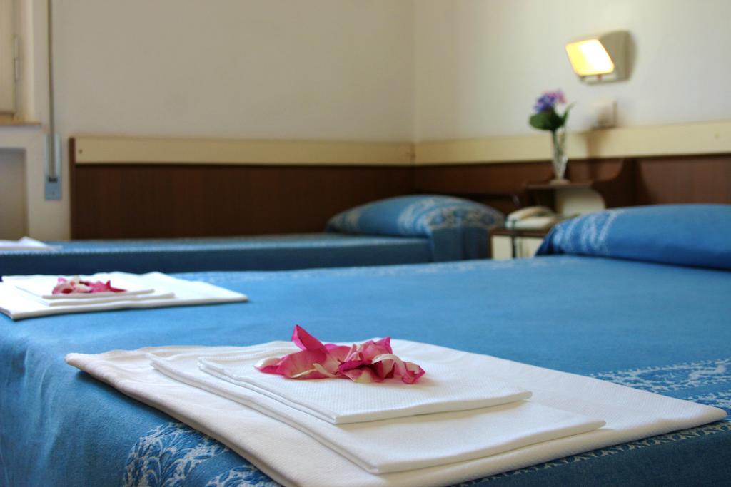 Hotel Niagara Marotta Bagian luar foto