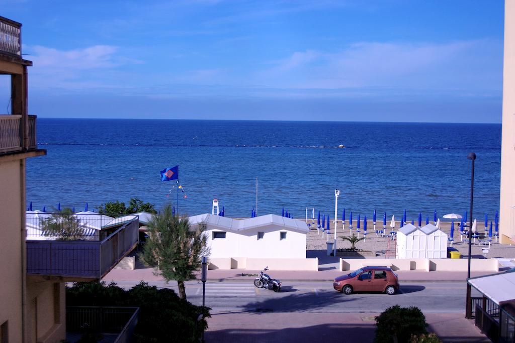 Hotel Niagara Marotta Ruang foto
