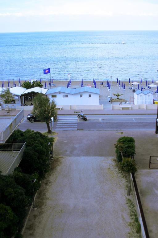 Hotel Niagara Marotta Bagian luar foto
