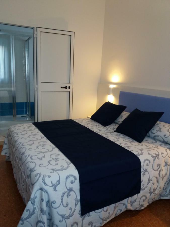 Hotel Niagara Marotta Bagian luar foto