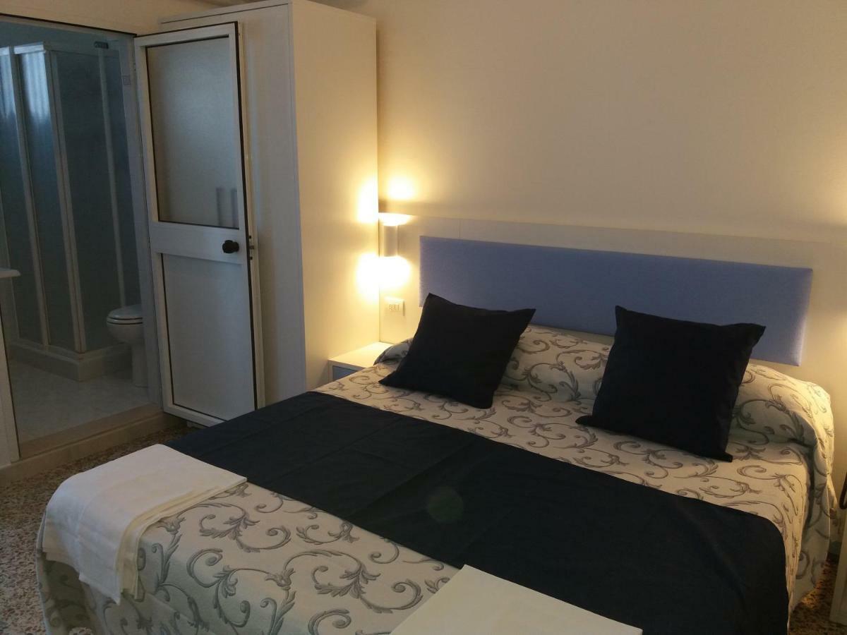 Hotel Niagara Marotta Bagian luar foto