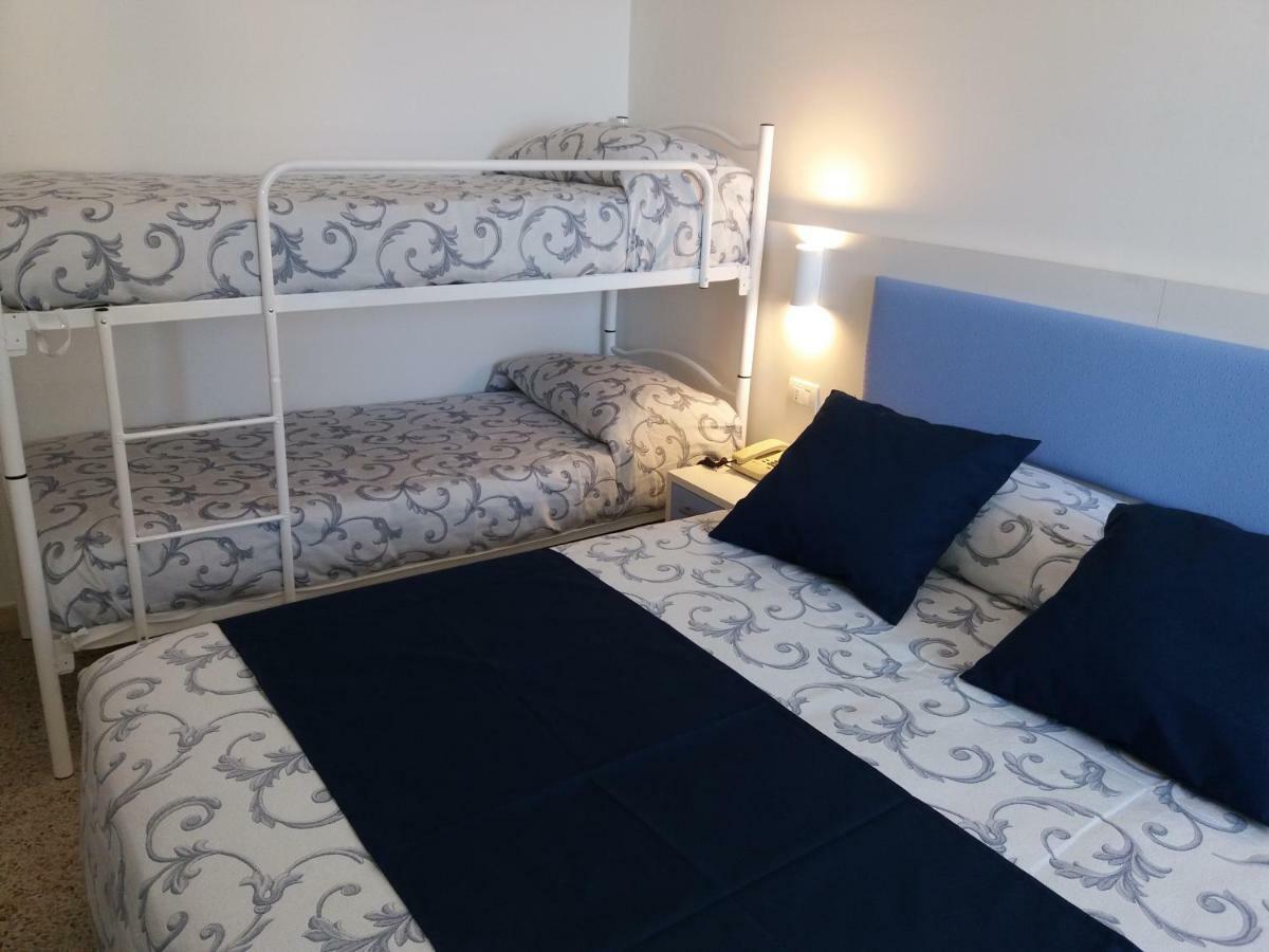 Hotel Niagara Marotta Bagian luar foto
